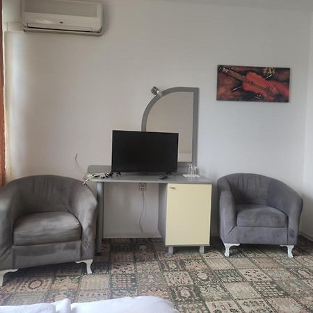 Кианти Otel Kŭrdzhali Dış mekan fotoğraf