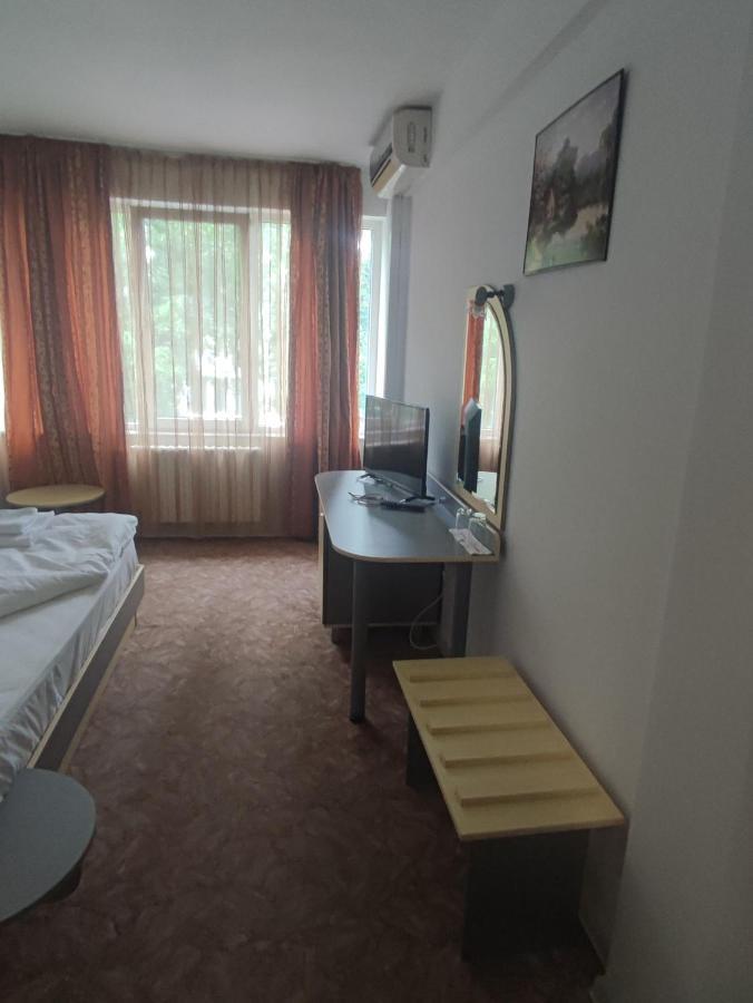 Кианти Otel Kŭrdzhali Dış mekan fotoğraf