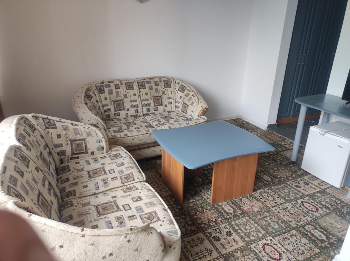Кианти Otel Kŭrdzhali Dış mekan fotoğraf