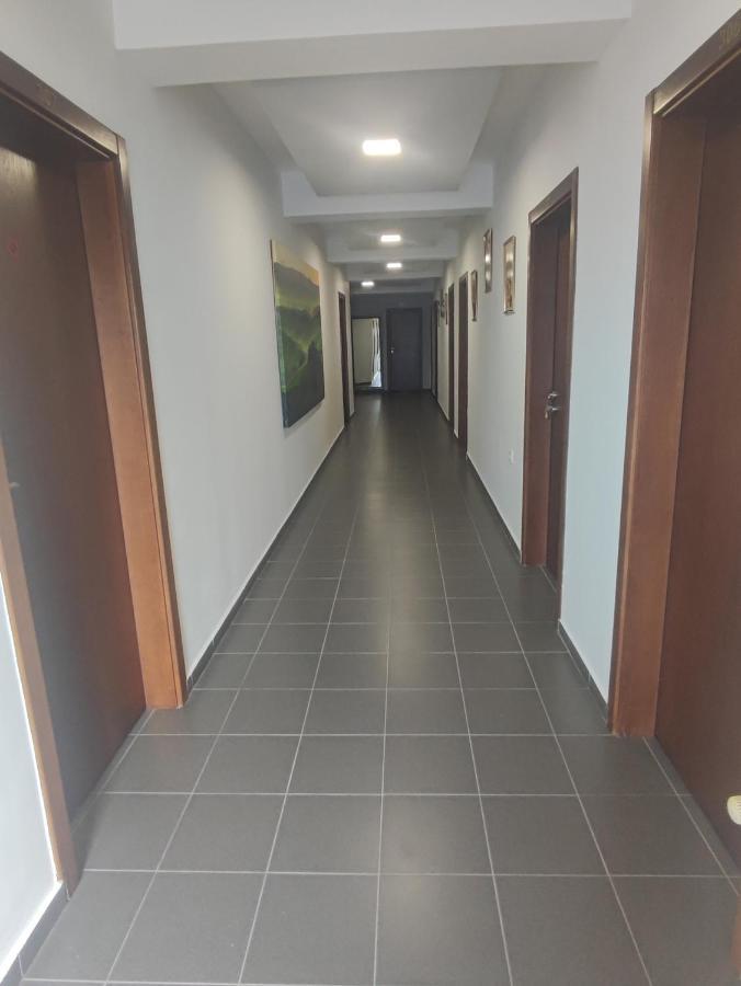 Кианти Otel Kŭrdzhali Dış mekan fotoğraf