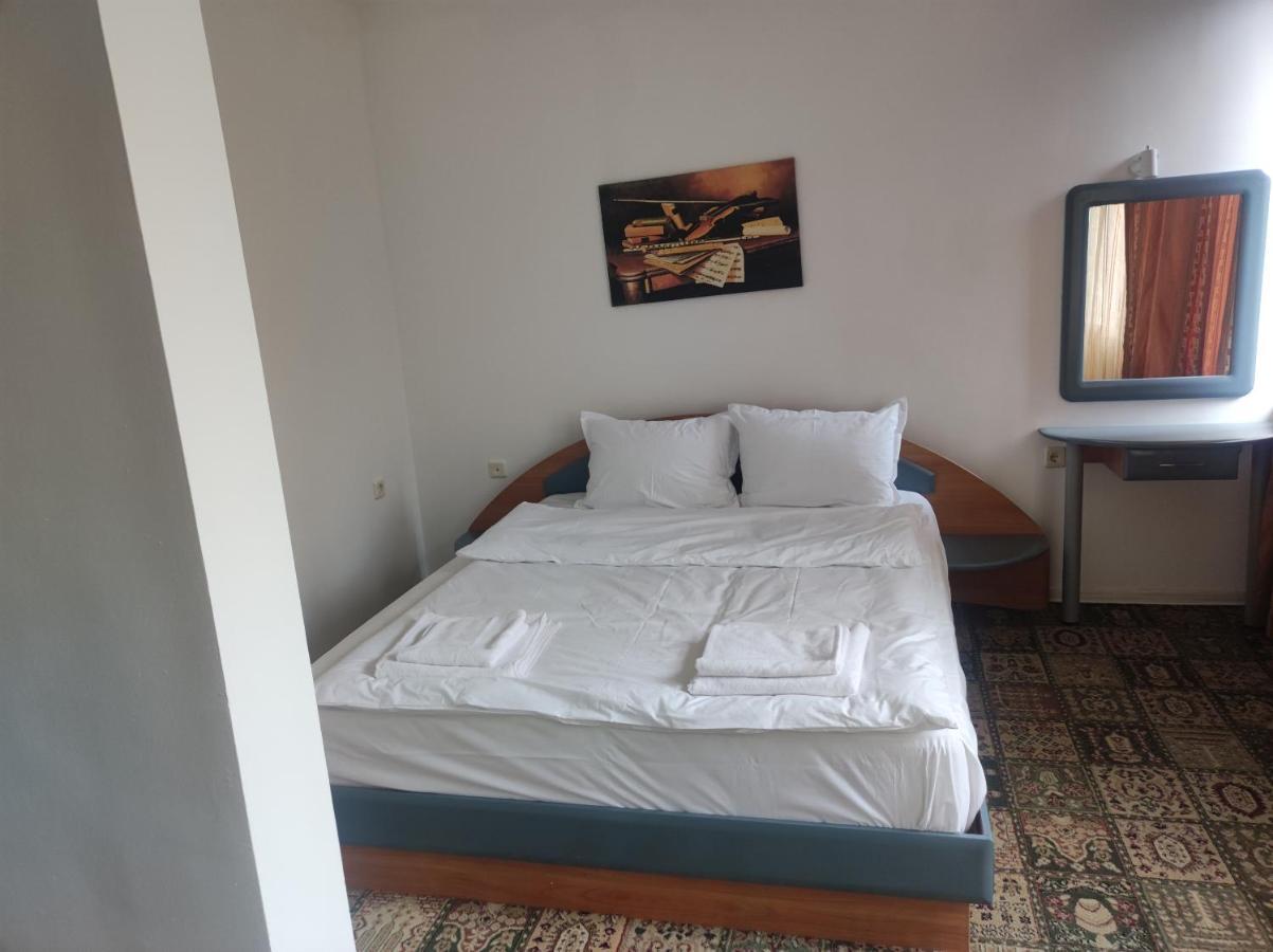 Кианти Otel Kŭrdzhali Dış mekan fotoğraf