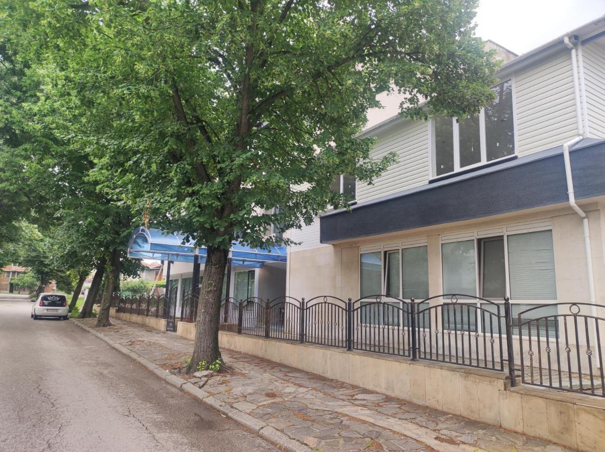 Кианти Otel Kŭrdzhali Dış mekan fotoğraf