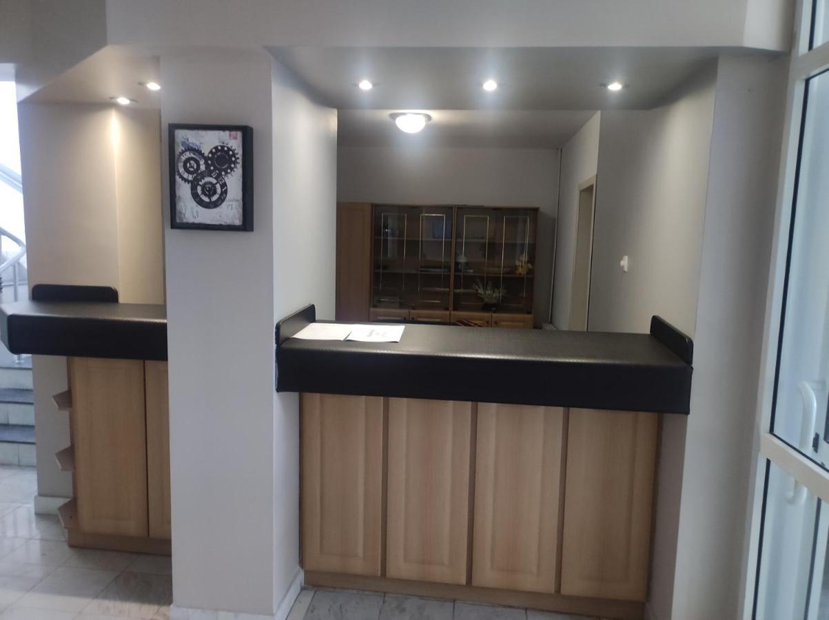 Кианти Otel Kŭrdzhali Dış mekan fotoğraf