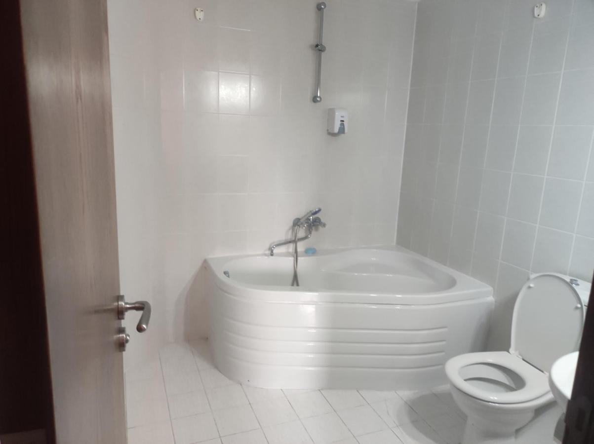 Кианти Otel Kŭrdzhali Dış mekan fotoğraf